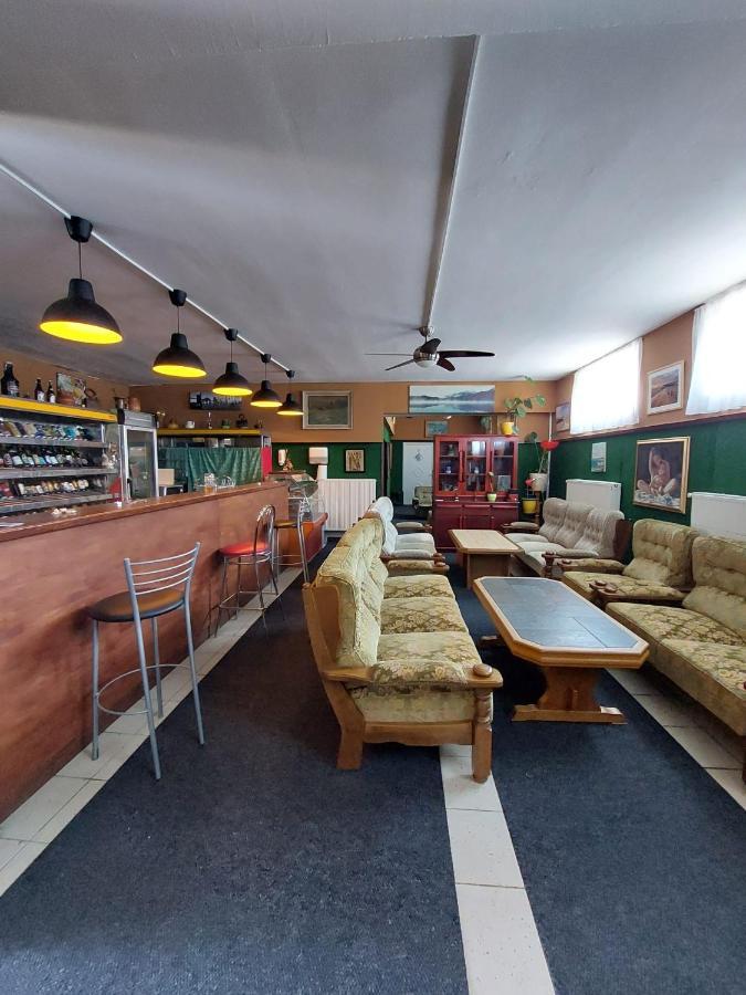 Hostel Suzzzy Novska Εξωτερικό φωτογραφία