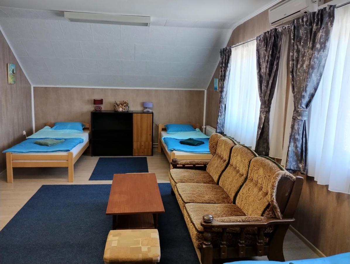 Hostel Suzzzy Novska Εξωτερικό φωτογραφία